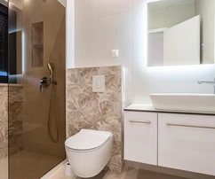 Casa en venta en Promajna a solo unos pasos del mar en Croacia