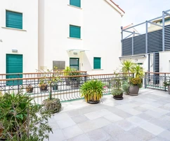 Wohnung auf Hvar im ersten Stock mit Terrassen zu verkaufen in Kroatien