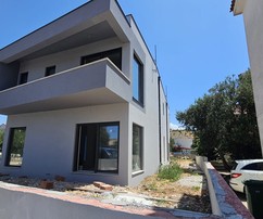 Maison à vendre à seulement 70 mètres de la mer à Žaborić
