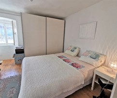 Urokliwy kamienny dom na wyspie Brač położony blisko plaży oraz wszystkich udogodnień