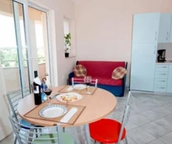 Casa di appartamenti, Istria, Medulin