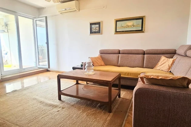 Split, Znjan apartamento cómodo de 99,8 m², orientado al sur con vista al mar