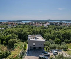 Villa moderna con piscina in vendita a Medolino in Croazia