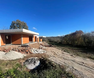 Nowoczesne parterowe domy z basenem na sprzedaż w Tinjan w Chorwacji