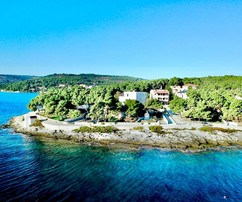 Роскошный дом с видом на море на острове Брач, в тихом районе