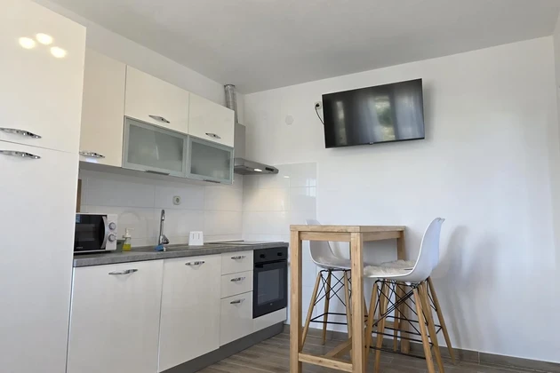 Casa appartamenti in vendita Ražanac