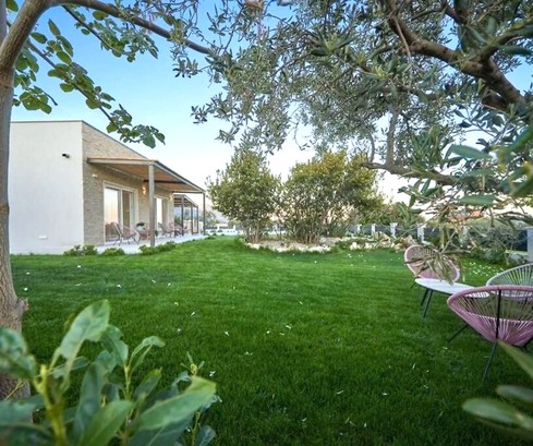Lussuosa villa Kastela con piscina e privacy