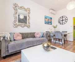 Zadar, Poluotok, newly renovated elegant apartment, 30 m from Narodni trg, view of Kalelearga.