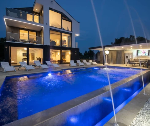 Villa di design in vendita a Funtana vicino al mare in Croazia