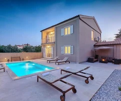 Istria, Štinjan - Charming holiday villa for sale