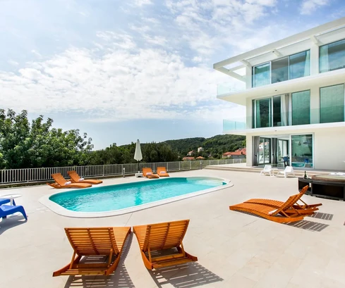 Modern városi villa medencével eladó Zaton Dubrovnikban Horvátországban