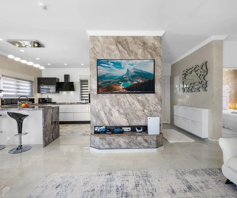 Casa moderna de una sola planta con jardín en venta en Bilice, Croacia