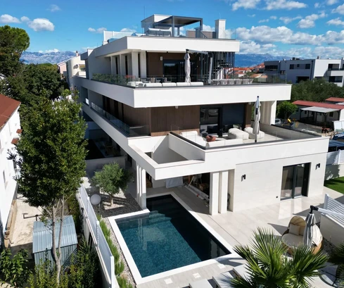 Penthouse na sprzedaż w Ninie z panoramicznym widokiem w Chorwacji