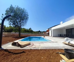 Lovely Ground floor house with pool, Istria, Labin