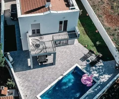 Marčana, Kavran, casa moderna con piscina e interior confortable