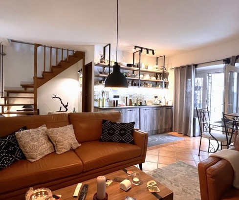 Pięknie odrestaurowany kamienny dom w malowniczej wiosce na Korčuli