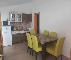 Nieruchomość z 4 apartamentami