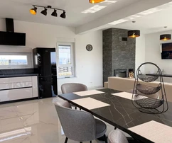 NUOVA CASA INDIPENDENTE CON PISCINA E VISTA MARE APERTA!