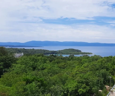 ATRATÍVNY APARTMÁN S VÝHĽADOM NA MORE, 500 M OD PLÁŽE!