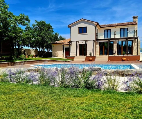 Moderne Villa mit Pool in Barban zu verkaufen in Kroatien