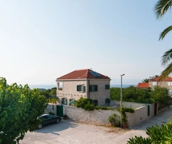 Kamenný dom v Supetare, Brač