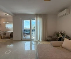 Istria, Poreč, modern apartment on the 1st floor of a quality new building, excellent location