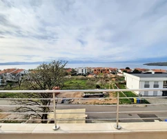 Attraktive Wohnung mit Meerblick, 1500 m vom Strand entfernt!