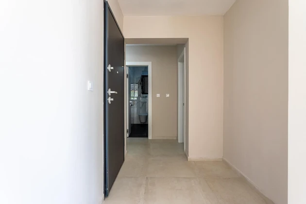 Rogoznica, Zwei-Zimmer-Wohnung in einem Neubau, in der Nähe des Meeres und des Zentrums