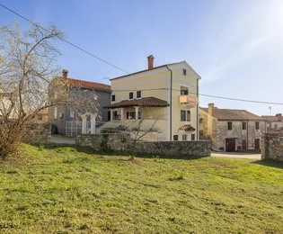 Villa in pietra in vendita a Verteneglio in Croazia