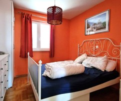 Apartman s pogledom na more i terasom na otoku Braču s galerijom