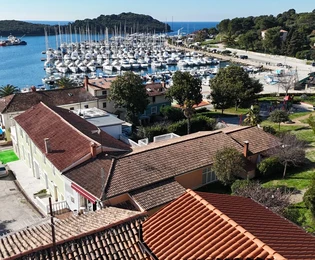Vrsar, Casa attraente su tre piani con vista sul porto e sul mare