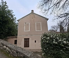 N. Vinodolski, casa indipendente a 100 m dal mare con un terreno di 680 m²