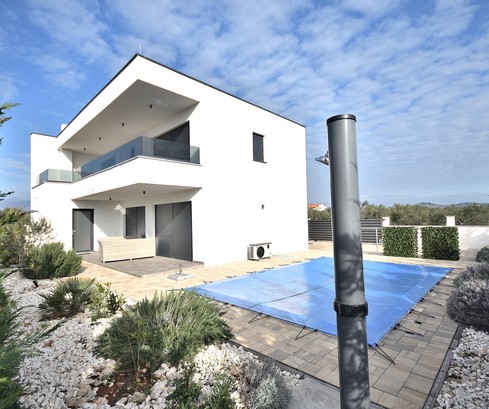 Predaj luxusnej vily s bazénom v Jadriji