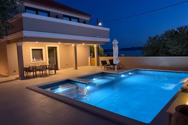 Villa en primera línea en Diklo