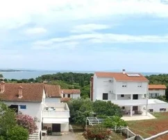 Medulin Area: Captivating villa with sea view offering 13 apartments