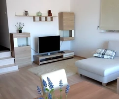 Six-apartment home for sale with sea views in Croatia