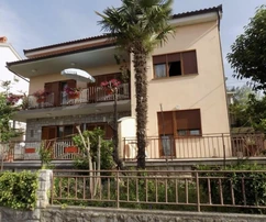 Lovran, geräumiges Haus im Stadtzentrum mit Meerblick