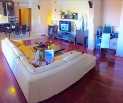 Villa nella zona di Trogir con piscina e accesso al mare in vendita
