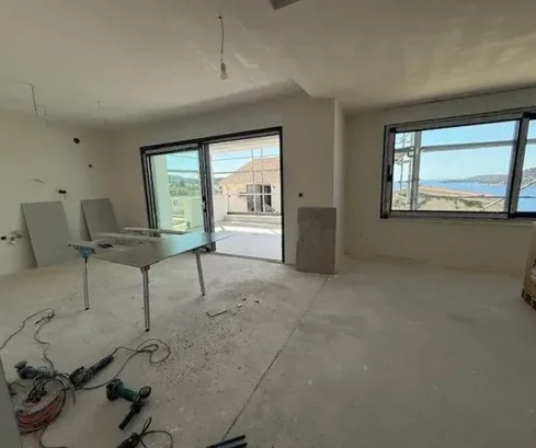 Rogoznica, Ražanj, třípokojový apartmán se zahradou, výhledem na moře, 160 m od moře