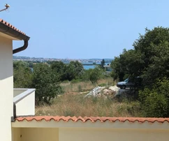 Istria, Pomer, proprietà spaziosa con 11 monolocali vicino al mare
