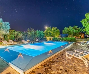 Villa con piscina e due appartamenti, Istria, Pola