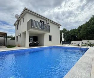 Casa bifamiliare con piscina in vendita a Medolino in Croazia