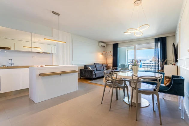 Split, Žnjan, appartement de luxe trois pièces avec vue panoramique sur la mer