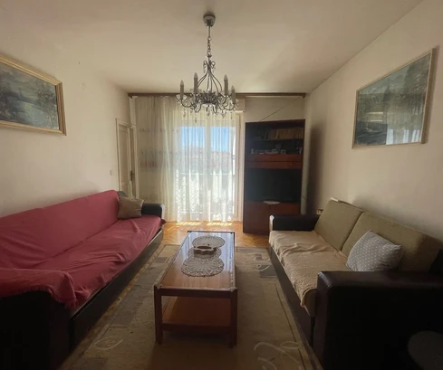 Split, Kman, trzypokojowe mieszkanie 84 m2, do remontu, 6. piętro, p-w