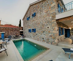 Maison en pierre à vendre près de la mer à Pašman en Croatie