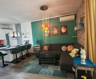 Ostrov Krk, Njivice - Apartmán s velkou terasou, 150 m od moře!