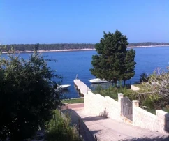 Straordinaria villa sul mare sull'isola di Rab
