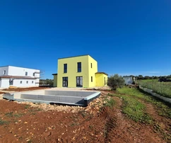 Samostatně stojící dům s bazénem na prodej v Poreči v Chorvatsku