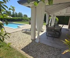 Istra, Višnjan: Apartman s grijanim bazenom i vrtom