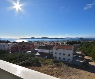 Vodice - Appartement de luxe S9 avec deux chambres, ascenseur, vue sur la mer, deuxième étage